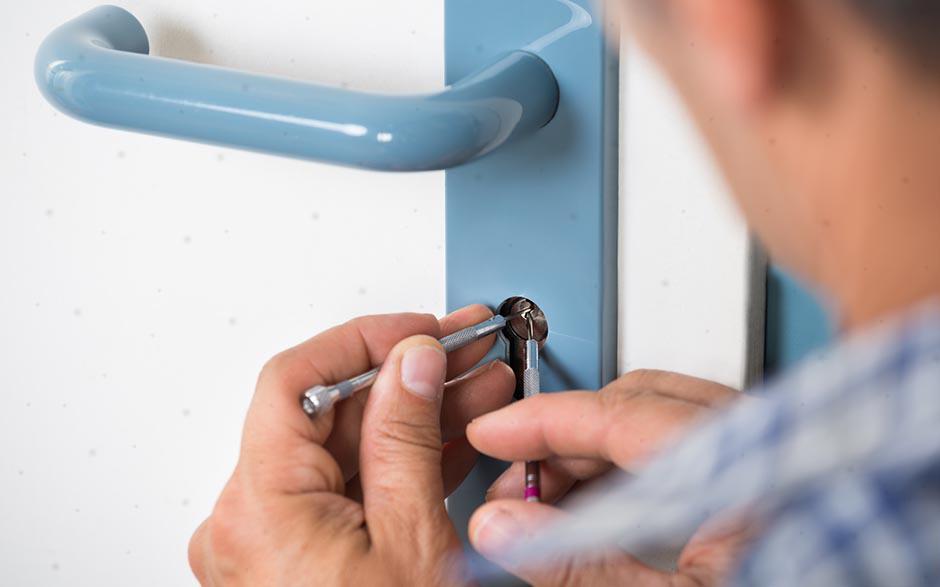 serrurier pour ouverture de porte coincée Poissy