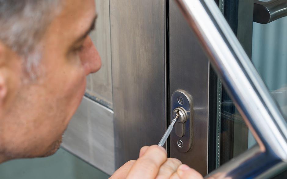 serrurier pour ouverture de porte coincée Poissy